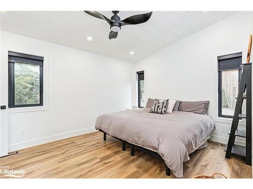 4378 County 124 Road, Clearview, ON - Indoor Photo Showing Bedroom