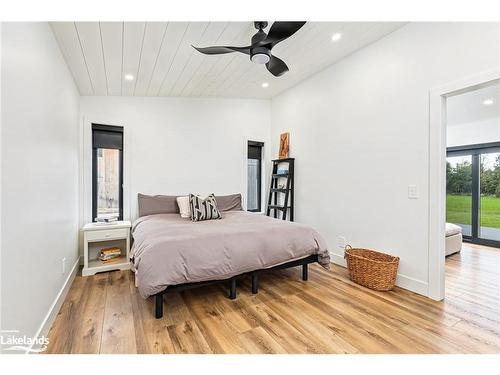 4378 County 124 Road, Clearview, ON - Indoor Photo Showing Bedroom