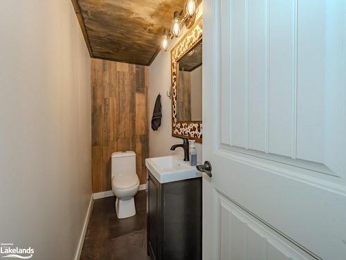 1825 Falkenburg Road, Bracebridge, ON - Indoor Photo Showing Bathroom