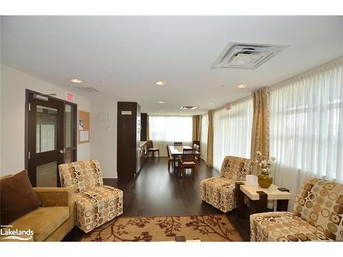 107-1 Shipyard Lane, Collingwood, ON - Indoor Photo Showing Living Room