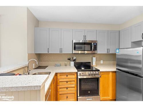 226-152 Jozo Weider Boulevard, The Blue Mountains, ON - Indoor Photo Showing Kitchen