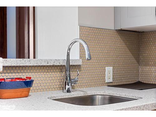 226-152 Jozo Weider Boulevard, The Blue Mountains, ON - Indoor Photo Showing Kitchen