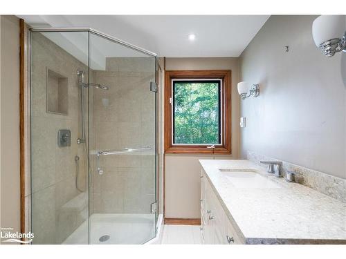 122 Eastwind Lane, The Blue Mountains, ON - Indoor Photo Showing Bathroom