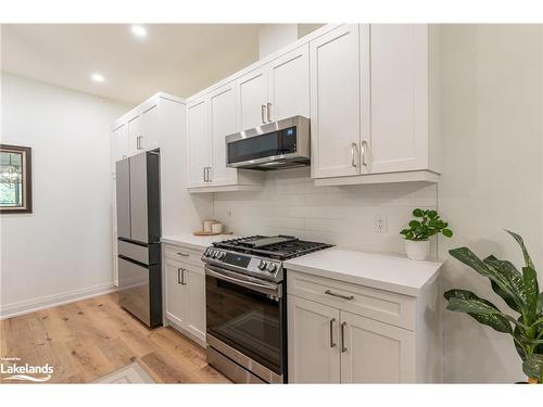 55 Jack Street, Huntsville, ON - Indoor Photo Showing Kitchen With Upgraded Kitchen