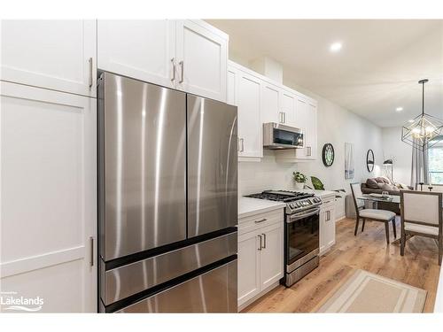 55 Jack Street, Huntsville, ON - Indoor Photo Showing Kitchen With Upgraded Kitchen