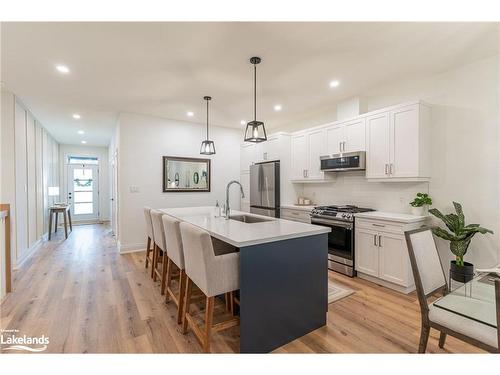 55 Jack Street, Huntsville, ON - Indoor Photo Showing Kitchen With Upgraded Kitchen