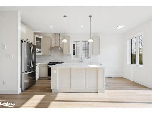 131 White Oak Crescent, The Blue Mountains, ON - Indoor Photo Showing Kitchen With Upgraded Kitchen