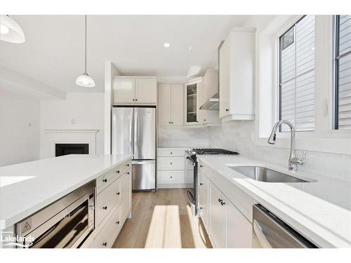 131 White Oak Crescent, The Blue Mountains, ON - Indoor Photo Showing Kitchen With Upgraded Kitchen