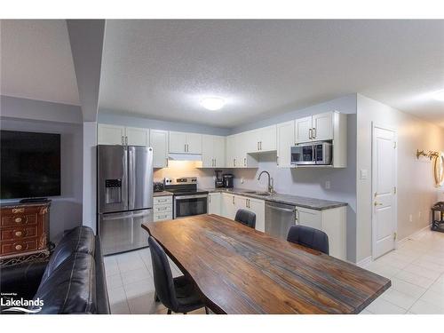 131 Stonebrook Way, Markdale, ON - Indoor Photo Showing Kitchen