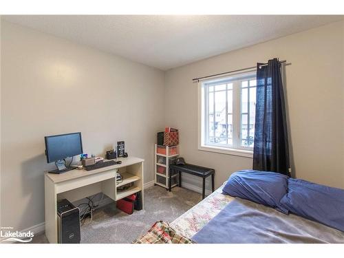 131 Stonebrook Way, Markdale, ON - Indoor Photo Showing Bedroom