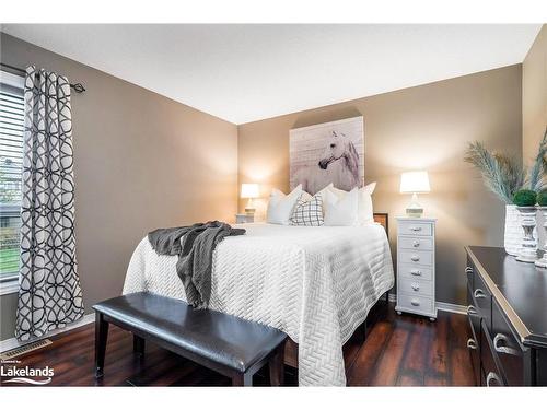 19 Lynden Street, Collingwood, ON - Indoor Photo Showing Bedroom