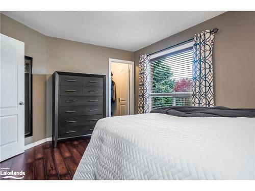 19 Lynden Street, Collingwood, ON - Indoor Photo Showing Bedroom