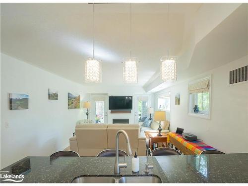 108-6 Brandy Lane Drive, Collingwood, ON - Indoor Photo Showing Kitchen