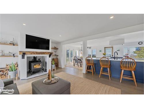 111 Fawcett Lane, Clarksburg, ON - Indoor Photo Showing Living Room With Fireplace