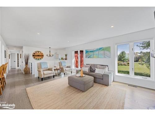 111 Fawcett Lane, Clarksburg, ON - Indoor Photo Showing Living Room