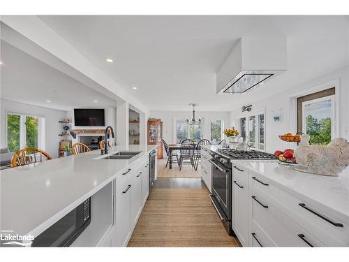 111 Fawcett Lane, Clarksburg, ON - Indoor Photo Showing Kitchen With Double Sink With Upgraded Kitchen