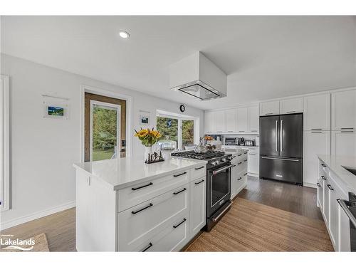 111 Fawcett Lane, Clarksburg, ON - Indoor Photo Showing Kitchen With Upgraded Kitchen