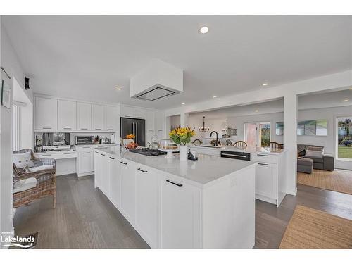 111 Fawcett Lane, Clarksburg, ON - Indoor Photo Showing Kitchen