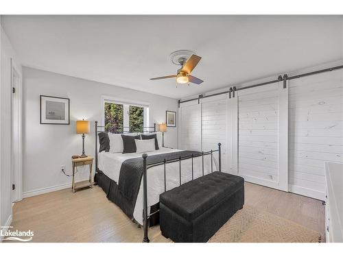 111 Fawcett Lane, Clarksburg, ON - Indoor Photo Showing Bedroom