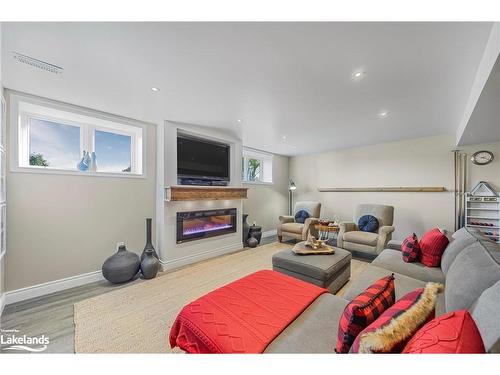 111 Fawcett Lane, Clarksburg, ON - Indoor Photo Showing Living Room With Fireplace