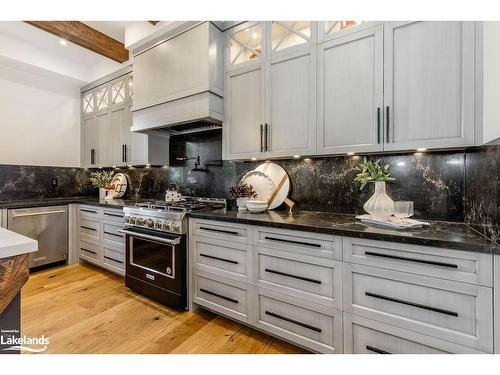 22 East John Street, Cookstown, ON - Indoor Photo Showing Kitchen With Upgraded Kitchen