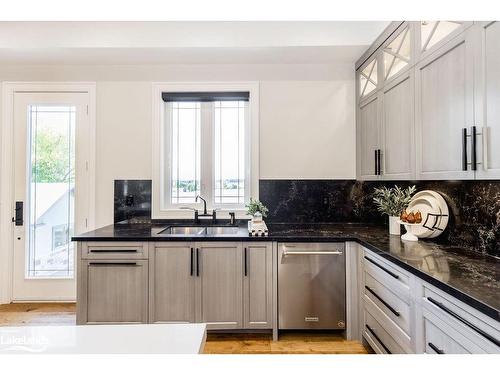 22 East John Street, Cookstown, ON - Indoor Photo Showing Kitchen With Double Sink With Upgraded Kitchen