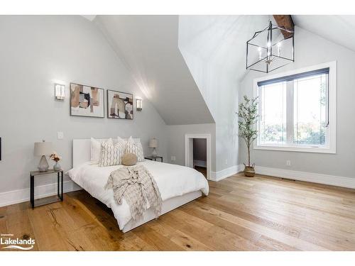 22 East John Street, Cookstown, ON - Indoor Photo Showing Bedroom