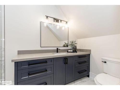 22 East John Street, Cookstown, ON - Indoor Photo Showing Bathroom