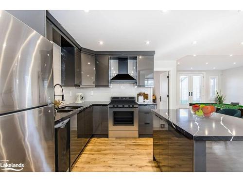 22 East John Street, Cookstown, ON - Indoor Photo Showing Kitchen With Double Sink With Upgraded Kitchen