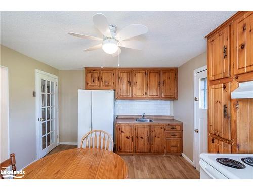 280 Hugel Avenue, Midland, ON - Indoor Photo Showing Kitchen