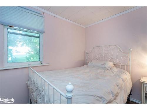 280 Hugel Avenue, Midland, ON - Indoor Photo Showing Bedroom