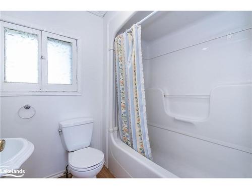 280 Hugel Avenue, Midland, ON - Indoor Photo Showing Bathroom