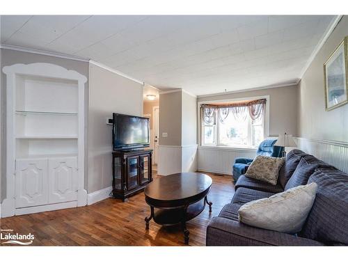 280 Hugel Avenue, Midland, ON - Indoor Photo Showing Living Room