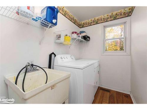 33 Humphrey Drive, Seguin, ON - Indoor Photo Showing Laundry Room