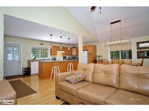 1354 Tiny Beaches Road N, Tiny Twp, ON - Indoor Photo Showing Living Room