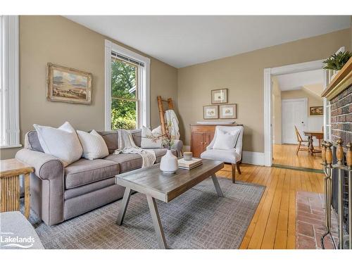 190 Old Lakeshore Road Road, The Blue Mountains, ON - Indoor Photo Showing Living Room