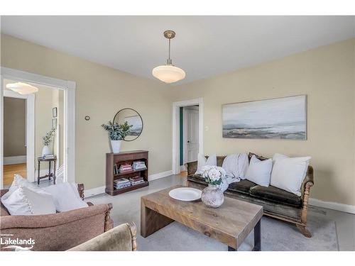 190 Old Lakeshore Road Road, The Blue Mountains, ON - Indoor Photo Showing Living Room