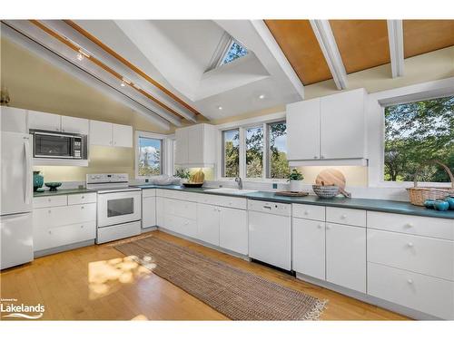 190 Old Lakeshore Road Road, The Blue Mountains, ON - Indoor Photo Showing Kitchen