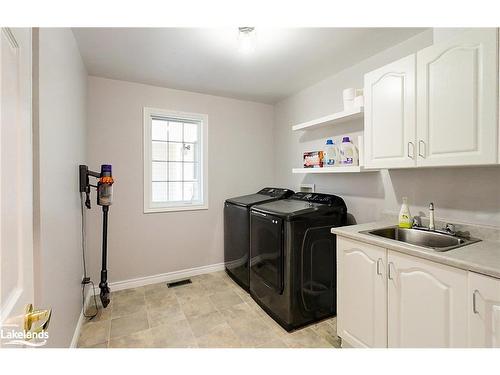 136 Maple Lane, The Blue Mountains, ON - Indoor Photo Showing Laundry Room