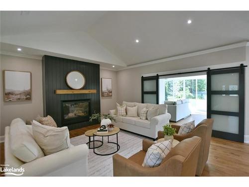 4 Laurel Boulevard, Collingwood, ON - Indoor Photo Showing Living Room With Fireplace