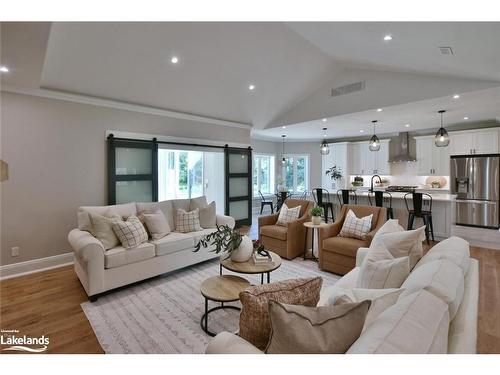 4 Laurel Boulevard, Collingwood, ON - Indoor Photo Showing Living Room