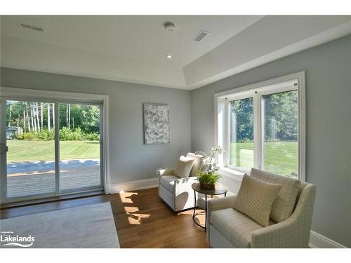 4 Laurel Boulevard, Collingwood, ON - Indoor Photo Showing Living Room