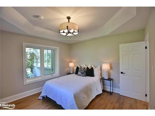 4 Laurel Boulevard, Collingwood, ON - Indoor Photo Showing Bedroom