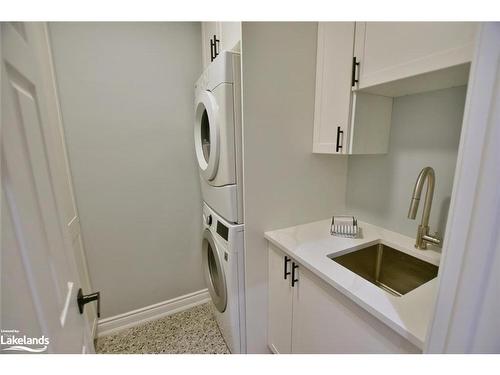 4 Laurel Boulevard, Collingwood, ON - Indoor Photo Showing Laundry Room