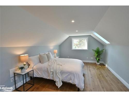 4 Laurel Boulevard, Collingwood, ON - Indoor Photo Showing Bedroom