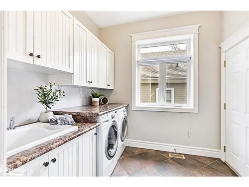 112 Cortina Crescent, The Blue Mountains, ON - Indoor Photo Showing Laundry Room