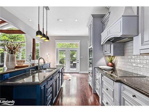 112 Cortina Crescent, The Blue Mountains, ON - Indoor Photo Showing Kitchen With Double Sink With Upgraded Kitchen