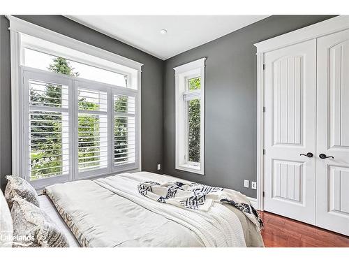 112 Cortina Crescent, The Blue Mountains, ON - Indoor Photo Showing Bedroom