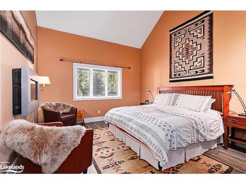 23 Forest Drive, Collingwood, ON - Indoor Photo Showing Bedroom