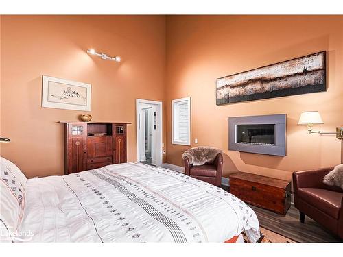 23 Forest Drive, Collingwood, ON - Indoor Photo Showing Bedroom